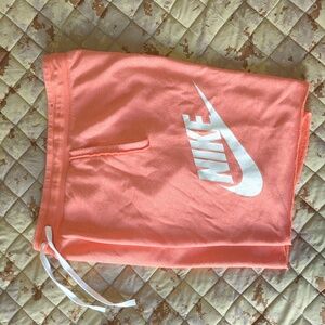 Nike Club Alumni French Terry Shorts Men's Medium
